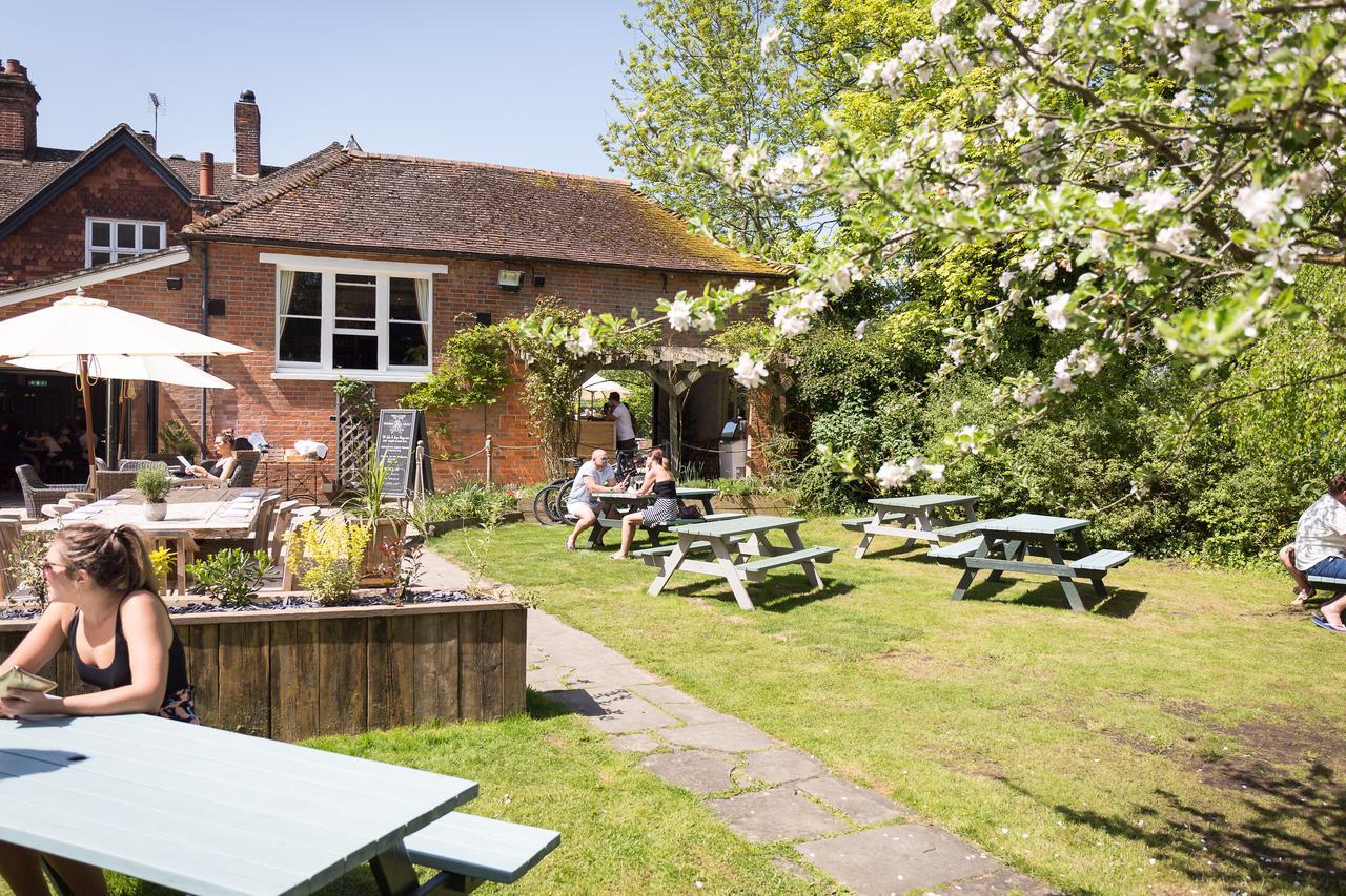 The Dundas Arms Hotel Kintbury Exterior foto